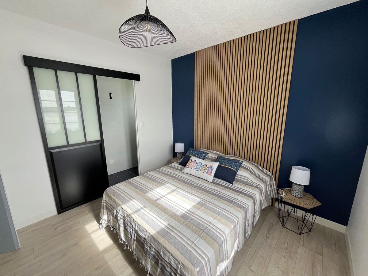 Accueil chambre 1 lit double salle de bain 1